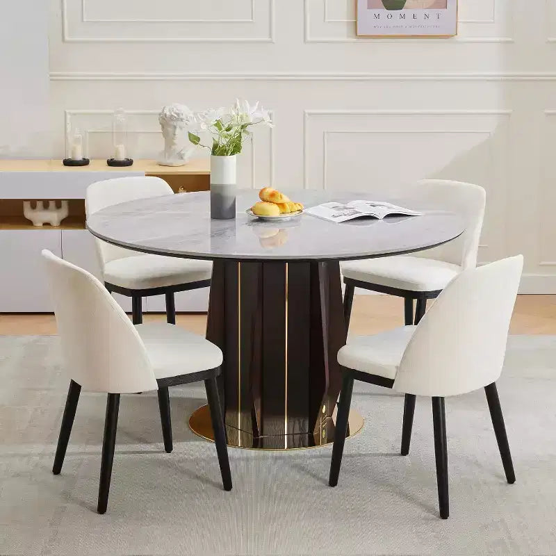 Sedia da pranzo rivestita in pelle con gambe in legno e schienale a orecchioni