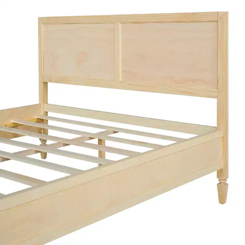Struttura letto moderna in legno con testiera a pannelli – Queen e King