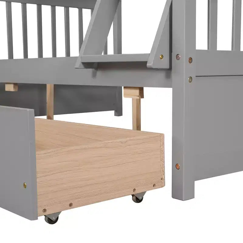 Letto a castello singolo sopra piazza e mezza con scaletta integrata e cassetti – Grigio, Noce, Bianco